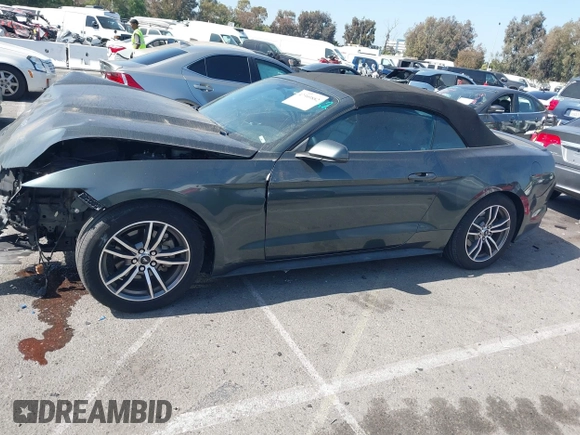 2016 Ford Mustang EcoBoost Premium z VIN 1FATP8UH7G5279277, wystawiony jako IAAI lot #42309882 z przebiegiem 111 519 mil mil oraz . Historia ofert i sprzedaży dostępna na DreamBid. Obrazek 14.
