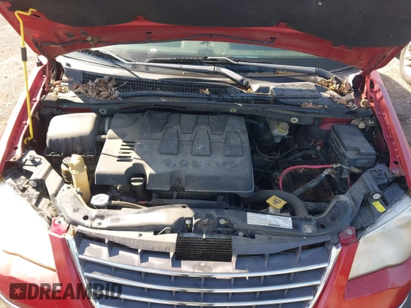 2008 Chrysler Town & Country Limited with VIN 2A8HR64X98R629057, listed as a IAAI auction lot 41990242 with 261,501 mi miles. Bid and sale history available at carsss.com. Image 10.
