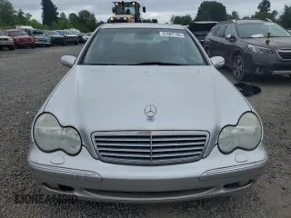 2002 Mercedes-Benz C 230/260/280/320 with VIN WDBRF64J52F271131, listed as a Copart auction lot 61007165 with 144,708 mi miles and Clean title. Bid and sale history available at DreamBid. Image 5.