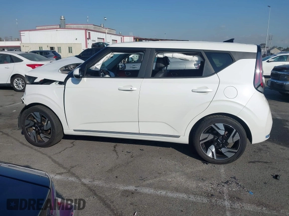 2023 Kia Soul GT-Line with VIN KNDJ53AU4P7852202, listed as a IAAI auction lot 41437691 with 32,445 mi miles. Bid and sale history available at carsss.com. Image 14.