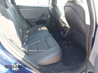 2024 Tesla Model 3 z VIN 5YJ3E1EA4RF751347, wystawiony jako IAAI lot #42185531 z przebiegiem 9328 mil mil oraz . Historia ofert i sprzedaży dostępna na DreamBid. Obrazek 8.