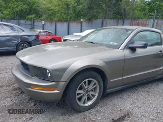 2005 Ford Mustang Deluxe z VIN 1ZVFT80N355160005, wystawiony jako IAAI lot #42288228 z przebiegiem 152 140 mil mil oraz . Historia ofert i sprzedaży dostępna na DreamBid. Obrazek 13.
