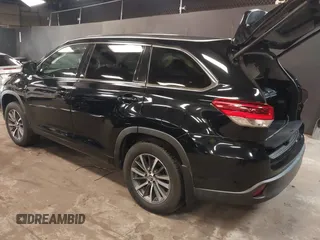 2018 Toyota Highlander SE with VIN 5TDJZRFH9JS494224, listed as a IAAI auction lot 42402768 with 49,912 mi miles and . Bid and sale history available at DreamBid. Image 3.