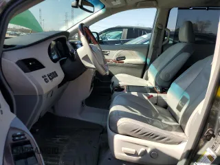 2011 Toyota Sienna XLE AAS with VIN 5TDYK3DC9BS020976, listed as a Copart auction lot 46280905 with 258,265 mi miles and Salvage Title. Bid and sale history available at DreamBid. Image 7.