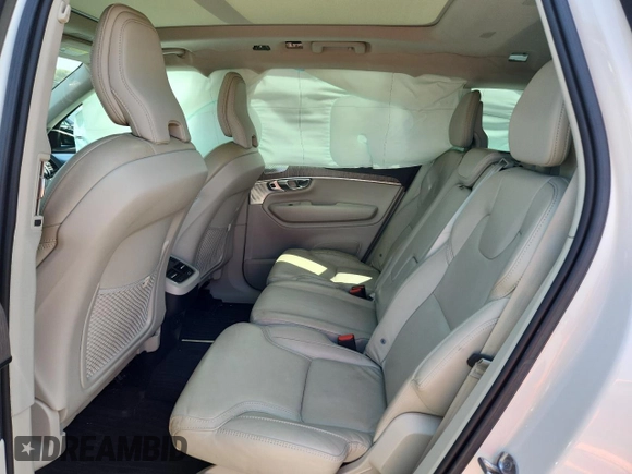 2022 Volvo XC90 Inscription z VIN YV4A22PL2N1823473, wystawiony jako Copart lot #61167815 z przebiegiem 69 200 mil mil oraz Szkoda całkowita • Salvage title. Historia ofert i sprzedaży dostępna na DreamBid. Obrazek 10.
