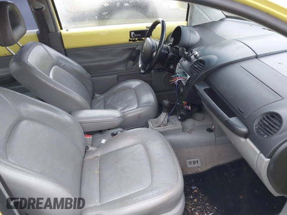 2000 Volkswagen Beetle GLX with VIN 3VWDD21C1YM464964, listed as a IAAI auction lot 41885113 with 190,106 mi miles and . Bid and sale history available at DreamBid. Image 5.