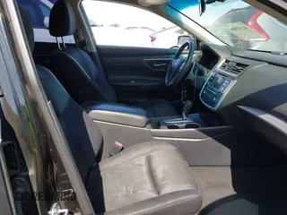 2017 Nissan Altima SV z VIN 1N4AL3AP3HC164982, wystawiony jako IAAI lot #42415869 z przebiegiem 205 081 mil mil oraz . Historia ofert i sprzedaży dostępna na DreamBid. Obrazek 5.