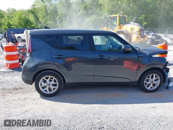2023 Kia Soul LX with VIN KNDJ23AU8P7883705, listed as a IAAI auction lot 42212658 with 43,707 mi miles and . Bid and sale history available at DreamBid. Image 13.