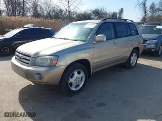 2007 Toyota Highlander w/3rd Row with VIN JTEEP21A070211970, listed as a IAAI auction lot 41761590 with 238,052 mi miles. Bid and sale history available at carsss.com. Image 2.