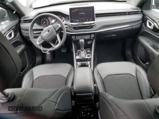 2025 Jeep Compass Latitude с VIN 3C4NJDBN5ST505542, выставлен на аукционе Copart как лот 48170865 с пробегом 1 000 миль миль и Списание • Salvage title. История ставок и продаж доступна на DreamBid. Изображение 8.