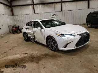 2021 Lexus ES 250 z VIN 58AD11D17MU007781, wystawiony jako Copart lot #46686255 z przebiegiem 46 571 mil mil oraz Nie do naprawy • Non repairable. Historia ofert i sprzedaży dostępna na DreamBid. Obrazek 11.