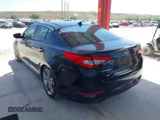 2013 Kia Optima SX z VIN 5XXGR4A69DG141426, wystawiony jako IAAI lot #41946366 z przebiegiem 75 937 mil mil oraz . Historia ofert i sprzedaży dostępna na DreamBid. Obrazek 3.