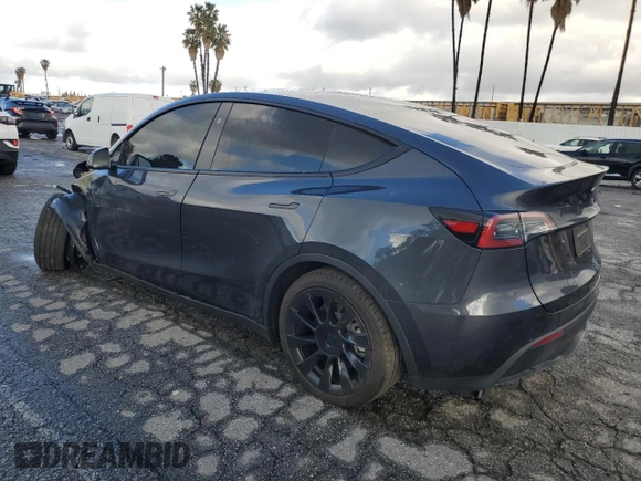 2024 Tesla Model Y Long Range z VIN 7SAYGDEE4RA229466, wystawiony jako Copart lot #45163325 z przebiegiem 13 748 mil mil oraz Szkoda całkowita • Salvage title. Historia ofert i sprzedaży dostępna na DreamBid. Obrazek 2.