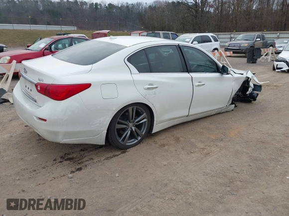 2015 Infiniti Q50 Premium with VIN JN1BV7AP3FM349396, listed as a IAAI auction lot 41793057 with 133,372 mi miles. Bid and sale history available at carsss.com. Image 4.