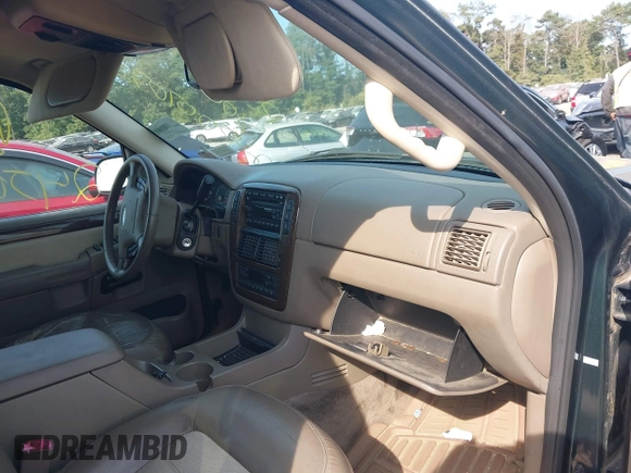 2004 Ford Explorer Eddie Bauer z VIN 1FMZU74K64UA58964, wystawiony jako IAAI lot #40364480 z przebiegiem Nie podano mil oraz . Historia ofert i sprzedaży dostępna na DreamBid. Obrazek 5.