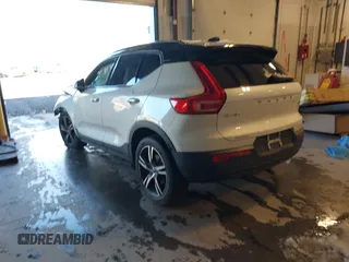 2021 Volvo XC40 R-Design with VIN YV4162UM4M2510905, listed as a IAAI auction lot 41150039 with 42,413 mi miles and . Bid and sale history available at carsss.com. Image 3.
