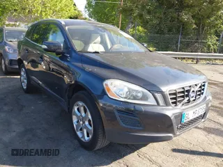 2013 Volvo XC60 3.2L z VIN YV4940DZ4D2391195, wystawiony jako IAAI lot #42055606 z przebiegiem 142 105 mil mil oraz . Historia ofert i sprzedaży dostępna na DreamBid. Obrazek 1.