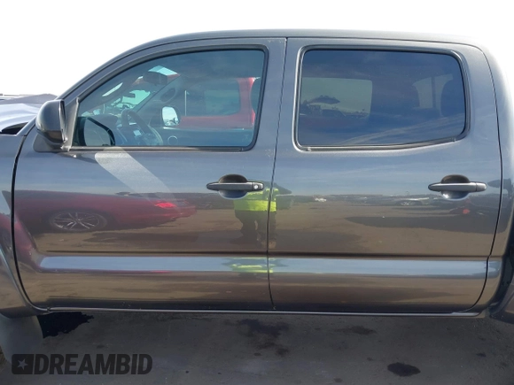 2014 Toyota Tacoma with VIN 3TMLU4EN0EM145573, listed as a IAAI auction lot 41621189 with 178,281 mi miles. Bid and sale history available at carsss.com. Image 15.