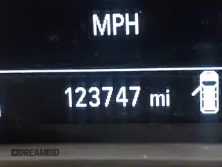 2019 GMC Acadia SLE z VIN 1GKKNRLA8KZ226891, wystawiony jako IAAI lot #40766589 z przebiegiem 123 747 mil mil oraz . Historia ofert i sprzedaży dostępna na DreamBid. Obrazek 7.