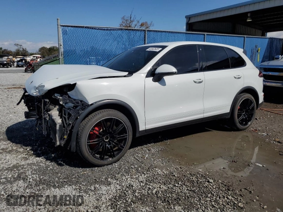 2015 Porsche Cayenne Turbo z VIN WP1AC2A21FLA81202, wystawiony jako Copart lot #45562605 z przebiegiem 72 979 mil mil oraz Szkoda całkowita • Salvage title. Historia ofert i sprzedaży dostępna na DreamBid. Obrazek 1.