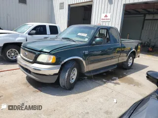 2002 Ford F-150 XL z VIN 1FTRX17W52NB81525, wystawiony jako Copart lot #57981075 z przebiegiem 236 673 mil mil oraz Szkoda całkowita • Salvage title. Historia ofert i sprzedaży dostępna na DreamBid. Obrazek 1.