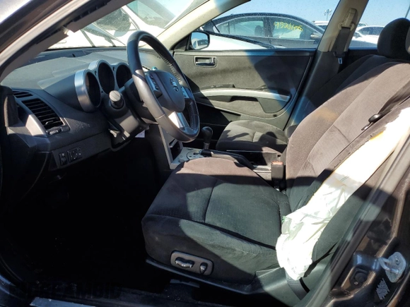 2005 Nissan Maxima 3.5 SL with VIN 1N4BA41E35C818681, listed as a Copart auction lot 46517535 with 104,929 mi miles and Salvage Title. Bid and sale history available at carsss.com. Image 7.