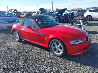 2000 BMW Z3 2.5L with VIN WBACH9345YLF89422, listed as a IAAI auction lot 41548236 with 87,962 mi miles. Bid and sale history available at carsss.com. Image 1.