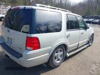 2006 Ford Expedition Limited with VIN 1FMFU20546UA63725, listed as a IAAI auction lot 41782143 with 1 mi miles. Bid and sale history available at carsss.com. Image 4.