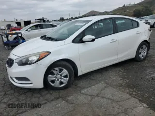 2016 Kia Forte LX z VIN KNAFX4A6XG5523830, wystawiony jako Copart lot #56070355 z przebiegiem 101 218 mil mil oraz Szkoda całkowita • Salvage title. Historia ofert i sprzedaży dostępna na DreamBid. Obrazek 1.