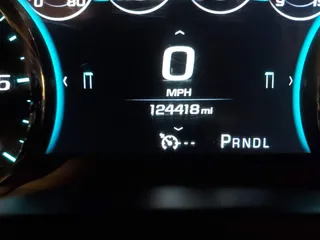 2017 Chevrolet Tahoe LT z VIN 1GNSKBKC6HR310870, wystawiony jako IAAI lot #41975056 z przebiegiem 124 418 mil mil oraz . Historia ofert i sprzedaży dostępna na DreamBid. Obrazek 15.