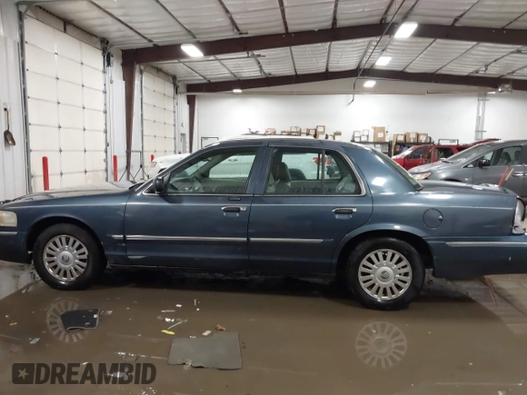 2008 Mercury Grand Marquis LS with VIN 2MEFM75V88X631067, listed as a IAAI auction lot 41290274 with 206,145 mi miles and . Bid and sale history available at DreamBid. Image 15.
