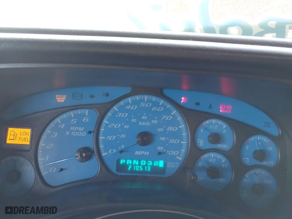 2000 Chevrolet Silverado 1500 with VIN 1GCEC14WXYZ170472, listed as a IAAI auction lot 40407202 with 210,513 mi miles. Bid and sale history available at carsss.com. Image 15.