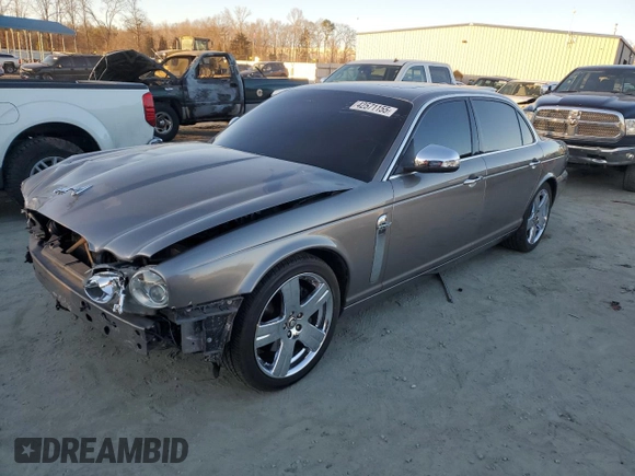 2008 Jaguar XJ Vanden Plas with VIN SAJWA82B18SH28807, listed as a Copart auction lot 42571155 with 97,548 mi miles and Salvage Title. Bid and sale history available at carsss.com. Image 1.