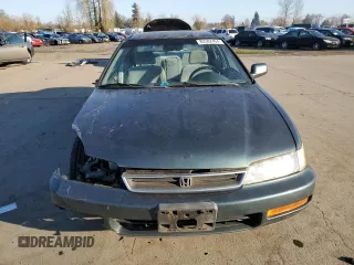 1996 Honda Accord LX with VIN 1HGCD5636TA278854, listed as a Copart auction lot 88117305 with 218,132 mi miles and Salvage Title. Bid and sale history available at DreamBid. Image 5.