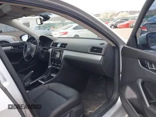 2012 Volkswagen Passat SE w/Sunroof with VIN 1VWBM7A32CC100678, listed as a IAAI auction lot 41925484 with 154,373 mi miles. Bid and sale history available at carsss.com. Image 5.