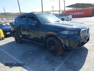 2025 BMW X5 xDrive40i z VIN 5UX23EU00S9Y71257, wystawiony jako IAAI lot #41354387 z przebiegiem Nie podano mil oraz . Historia ofert i sprzedaży dostępna na DreamBid. Obrazek 1.