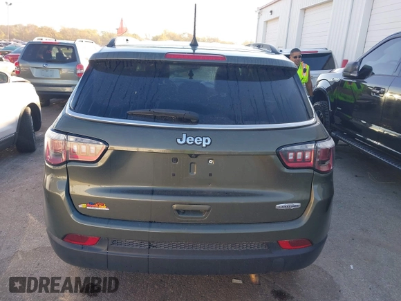 2019 Jeep Compass Altitude z VIN 3C4NJCBB6KT637645, wystawiony jako IAAI lot #40686310 z przebiegiem 60 215 mil mil oraz . Historia ofert i sprzedaży dostępna na DreamBid. Obrazek 16.