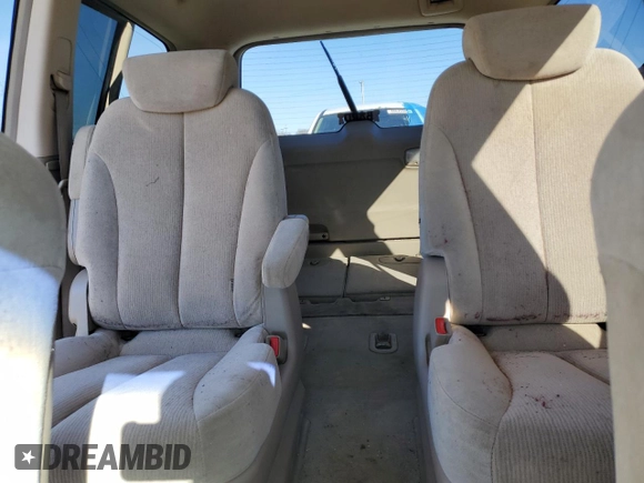 2007 Kia Sedona LX with VIN KNDMB233476147961, listed as a Copart auction lot 48478215 with 234,710 mi miles and Salvage Title. Bid and sale history available at carsss.com. Image 10.