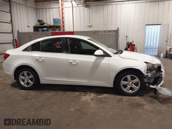 2014 Chevrolet Cruze 1LT z VIN 1G1PC5SB5E7390585, wystawiony jako IAAI lot #42567546 z przebiegiem 119 076 mil mil oraz . Historia ofert i sprzedaży dostępna na DreamBid. Obrazek 14.