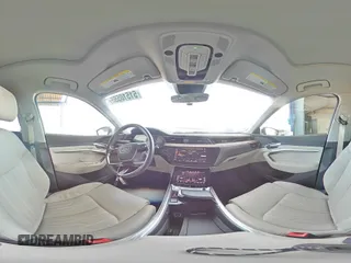 2019 Audi e-tron Prestige z VIN WA1VAAGEXKB014256, wystawiony jako Copart lot #51510555 z przebiegiem 13 692 mil mil oraz Szkoda całkowita • Salvage title. Historia ofert i sprzedaży dostępna na DreamBid. Obrazek 14.