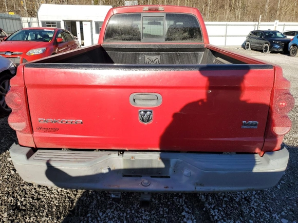 2005 Dodge Dakota с VIN 1D7HW22N95S225881, выставлен на аукционе Copart как лот 46940925 с пробегом 86 833 миль миль и Чистый • Clean title. История ставок и продаж доступна на DreamBid. Изображение 6.