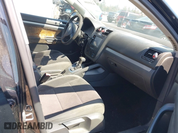 2008 Volkswagen Jetta S с VIN 3VWJZ71K68M104288, выставлен на аукционе IAAI как лот 42091861 с пробегом 205 549 миль миль и . История ставок и продаж доступна на DreamBid. Изображение 5.