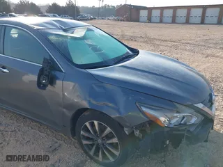 2017 Nissan Altima 2.5 SR with VIN 1N4AL3AP6HC280239, listed as a IAAI auction lot 41797573 with 183,638 mi miles. Bid and sale history available at carsss.com. Image 6.