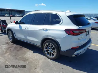 2022 BMW X5 sDrive40i with VIN 5UXCR4C07N9M97460, listed as a IAAI auction lot 41737440 with 1 mi miles. Bid and sale history available at carsss.com. Image 3.