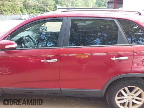 2015 Kia Sorento LX with VIN 5XYKT3A66FG569118, listed as a IAAI auction lot 42156534 with 147,257 mi miles. Bid and sale history available at carsss.com. Image 14.