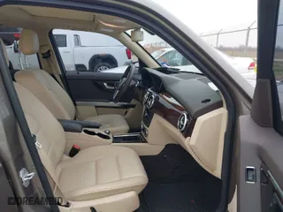 2014 Mercedes-Benz GLK-Class GLK 350 with VIN WDCGG5HB0EG240879, listed as a IAAI auction lot 41618747 with 106,511 mi miles. Bid and sale history available at carsss.com. Image 5.