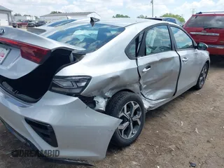 2021 Kia Forte LXS with VIN 3KPF24AD4ME302515, listed as a IAAI auction lot 42204617 with 33,354 mi miles and . Bid and sale history available at DreamBid. Image 6.