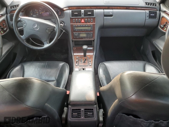 2000 Mercedes-Benz E-Class with VIN WDBJF82J4YX042051, listed as a Copart auction lot 72147904 with 265,886 mi miles and Salvage Title. Bid and sale history available at carsss.com. Image 8.