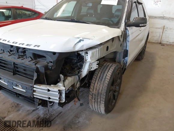 2017 Ford Explorer XLT с VIN 1FM5K8D82HGD99409, выставлен на аукционе IAAI как лот 41843212 с пробегом 150 095 миль миль и . История ставок и продаж доступна на DreamBid. Изображение 18.