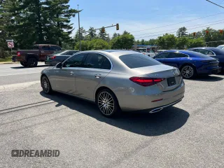 2022 Mercedes-Benz C 300 z VIN W1KAF4GB1NR050013, wystawiony jako Copart lot #61496615 z przebiegiem 77 812 mil mil oraz Czysty tytuł • Clean title. Historia ofert i sprzedaży dostępna na DreamBid. Obrazek 3.